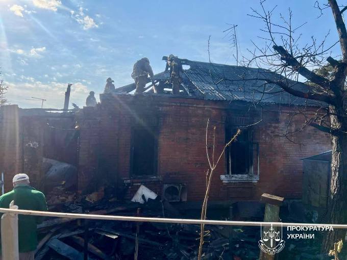 Новини Харкова: після удару БпЛА зайнявся будинок